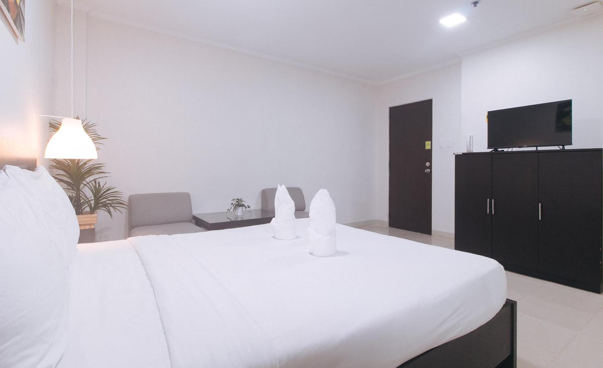 Urbanview At Evangelista Street Makati Makati City Eksteriør bilde