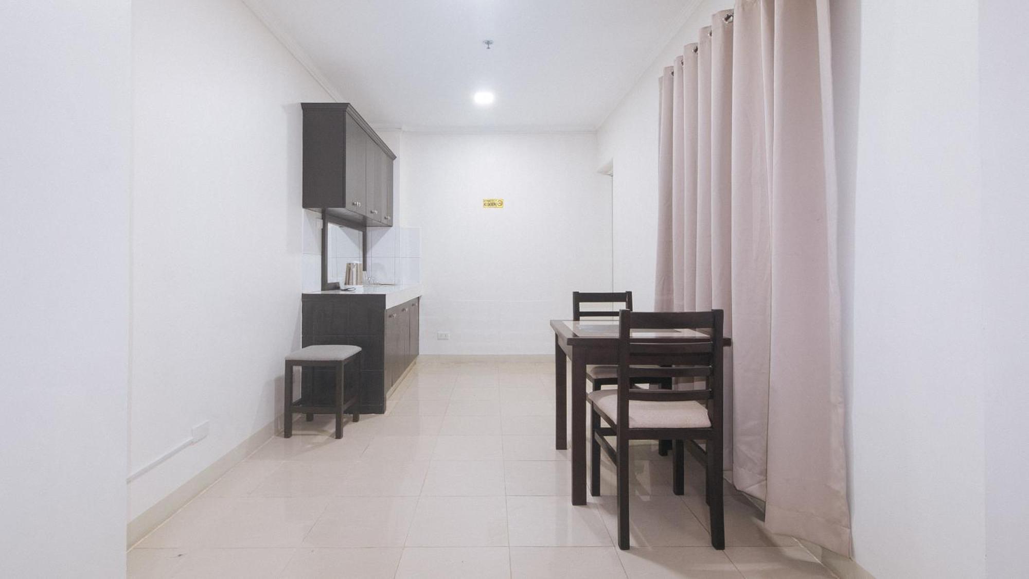Urbanview At Evangelista Street Makati Makati City Eksteriør bilde