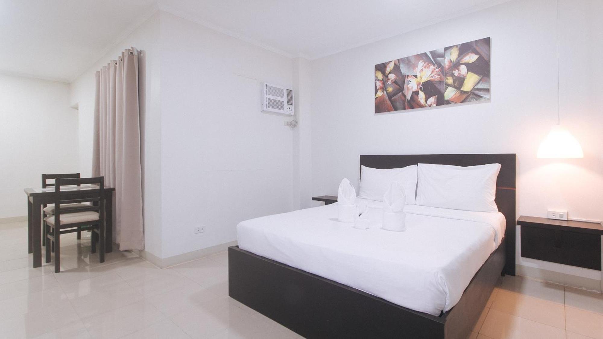 Urbanview At Evangelista Street Makati Makati City Eksteriør bilde
