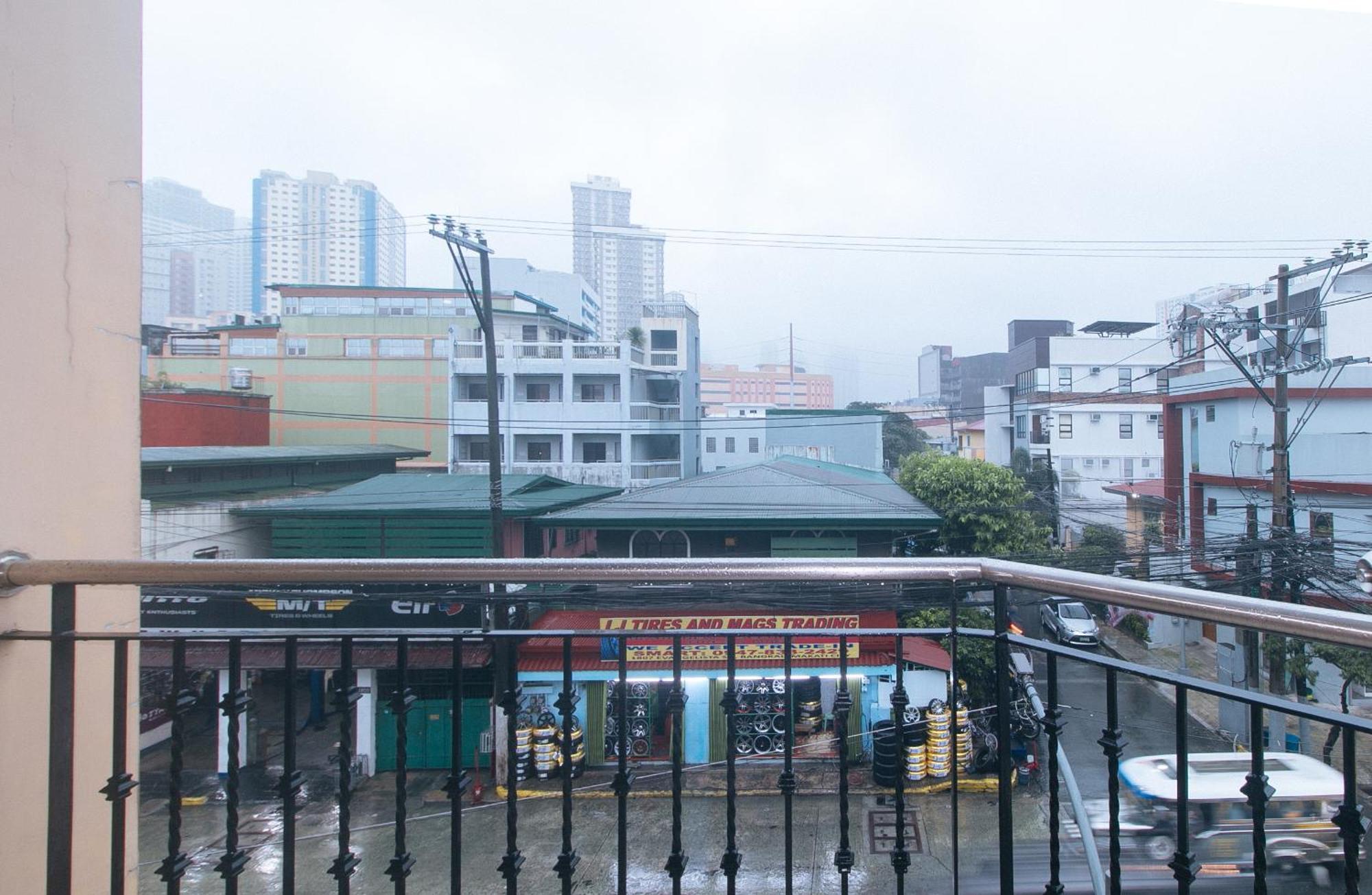 Urbanview At Evangelista Street Makati Makati City Eksteriør bilde